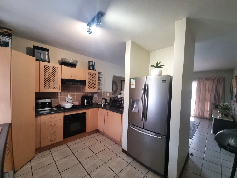 2 Bedroom Property for Sale in Waterval East North West